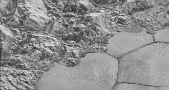 053118_lg_pluto-dunes_feat_free.jpg